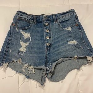 Abercrombie & Fitch Ultra High Rise Mom Short
